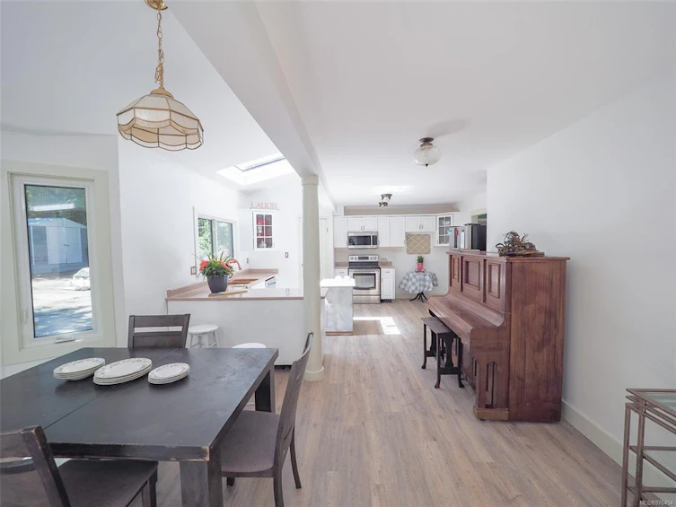 4621 Berbers Drive, Bowser/Deep Bay, BC, V0R 1G0 - 8