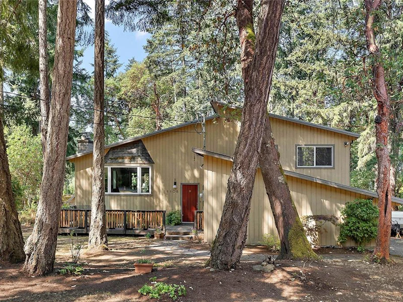 11108 Baxendale Road, North Saanich BC V8L 5M4