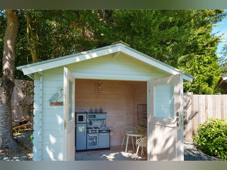 2780 Arbutus Road, Saanich, BC, V8N 5X4 - 32