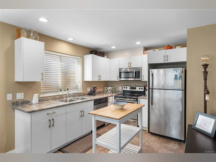 333 Cordan Street, Nanaimo, BC, V9R 0E3 - 33