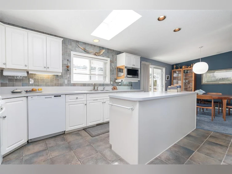 3832 King Arthur Drive, Nanaimo, BC, V9T 6B9 - 11