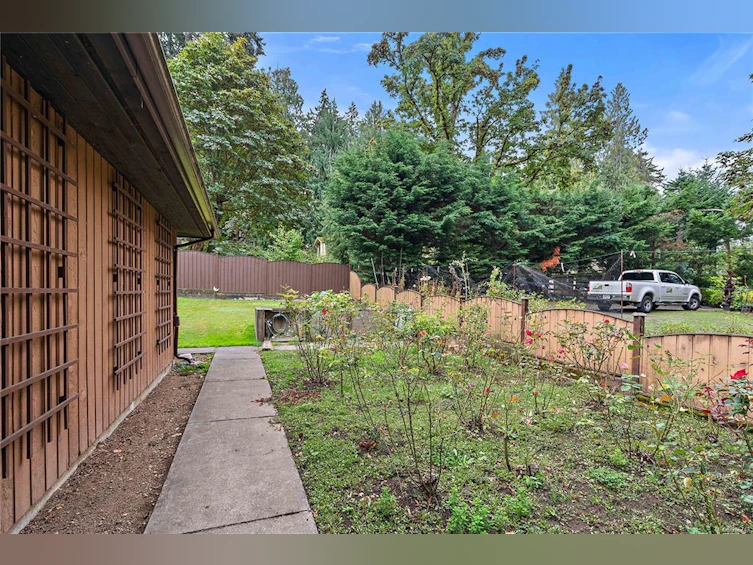 1097 Maple Road, North Saanich, BC, V8L 5P5 - 34