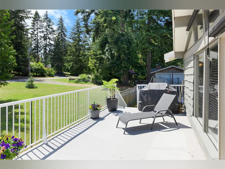 365 W First Avenue, Qualicum Beach, BC, V9K 1H6 - 23