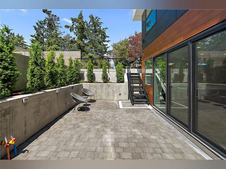 2-9360 Lochside Drive, Sidney, BC, V8L 1N7 - 44