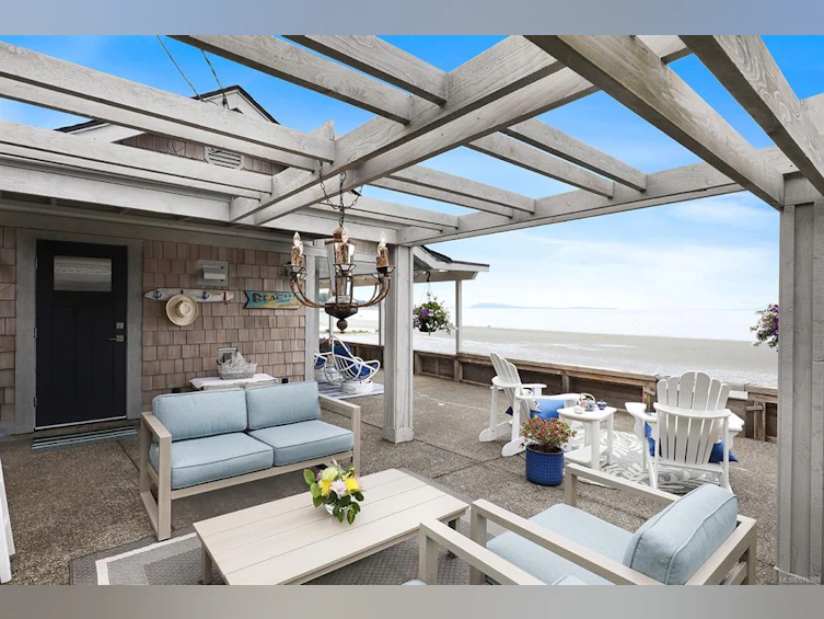 2935 W Island Highway, Qualicum Beach, BC, V9K 2H2 - 3