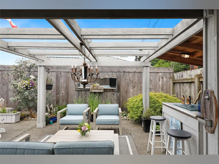 2935 W Island Highway, Qualicum Beach, BC, V9K 2H2 - 16