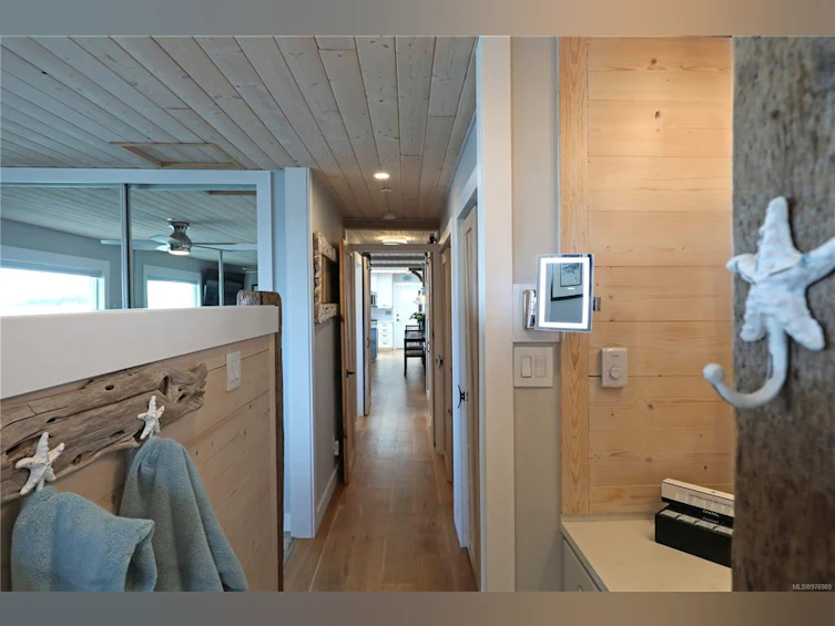 2935 W Island Highway, Qualicum Beach, BC, V9K 2H2 - 35