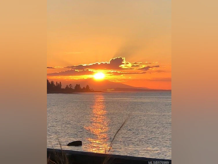 2935 W Island Highway, Qualicum Beach, BC, V9K 2H2 - 42