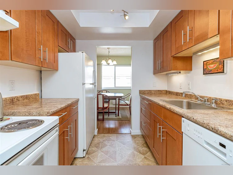 408-1012 Collinson Street, Victoria, BC, V8V 3C1 - 4