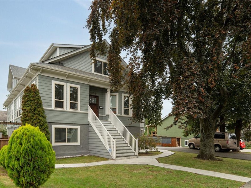 4 - 635 Rothwell Street, Victoria BC V9A 4E2