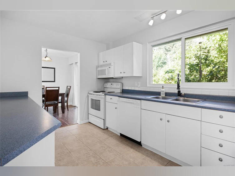 767 Parkview Drive, Nanaimo, BC, V9R 5X2 - 12