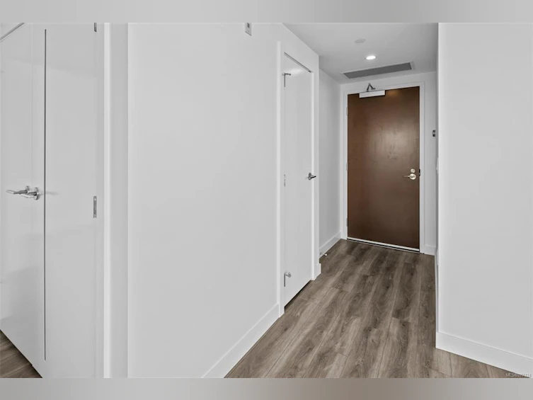PH2-1100 Yates Street, Victoria, BC, V8V 3M8 - 9