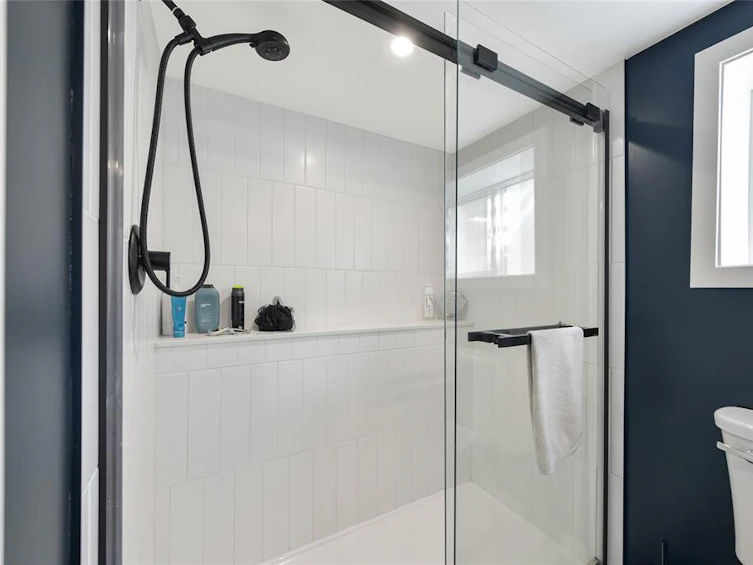 950 Hereward Road, Victoria, BC, V9A 4C8 - 22