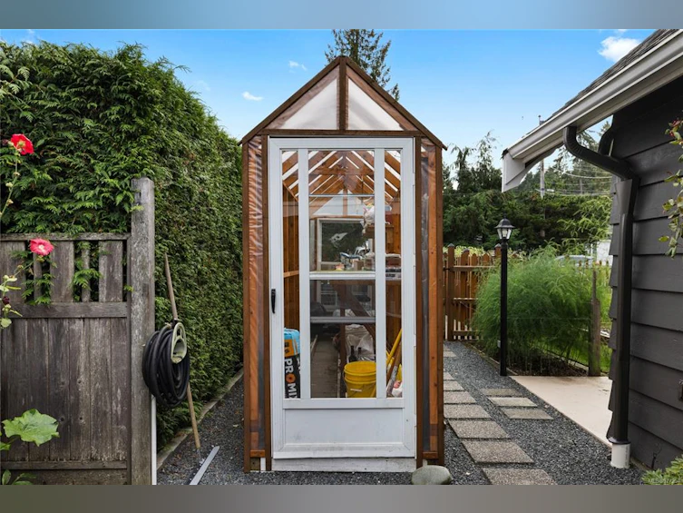 227 W Fifth Avenue, Qualicum Beach, BC, V9K 1S2 - 64