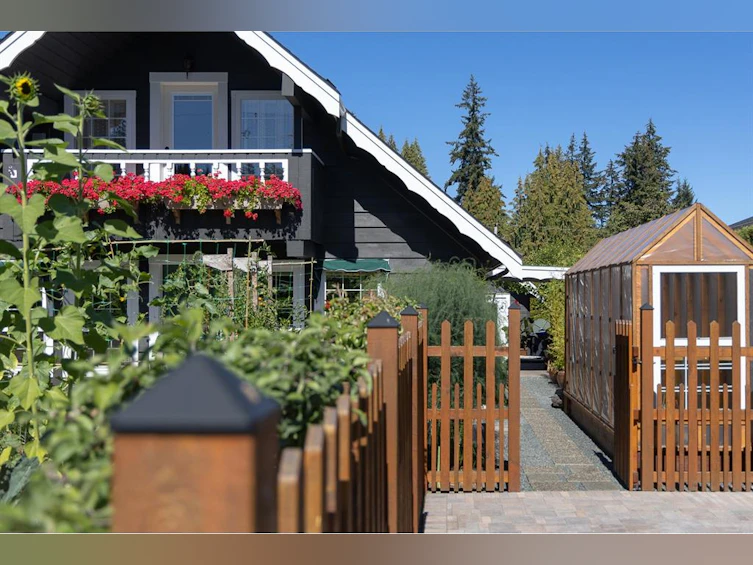 227 W Fifth Avenue, Qualicum Beach, BC, V9K 1S2 - 68