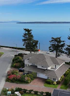 9386 Lochside Drive