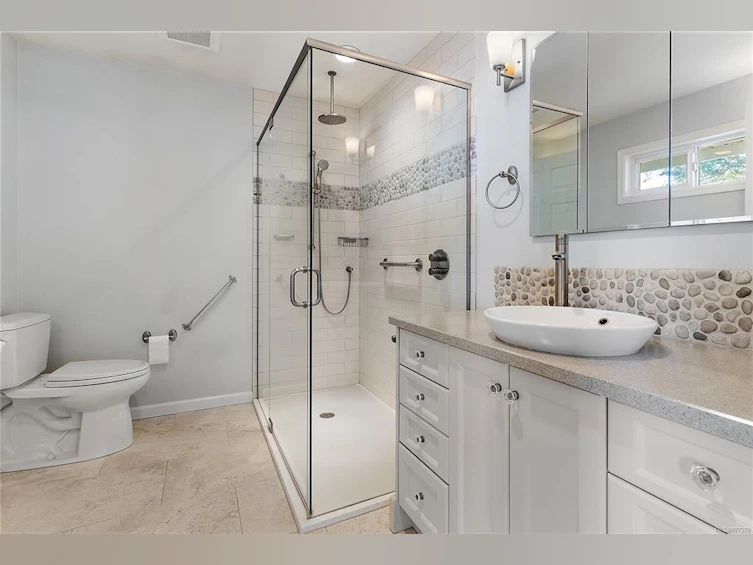 9386 Lochside Drive, Sidney, BC, V8L 5R5 - 18