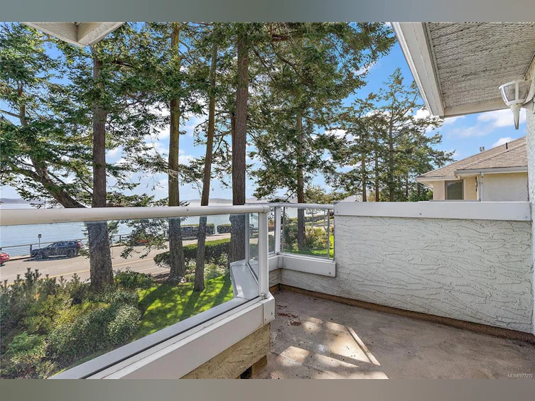 9386 Lochside Drive, Sidney, BC, V8L 5R5 - 19
