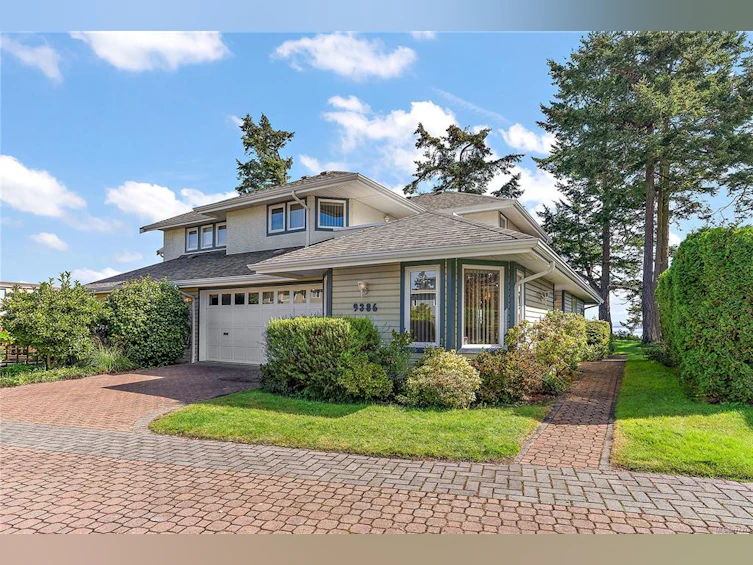 9386 Lochside Drive, Sidney, BC, V8L 5R5 - 24