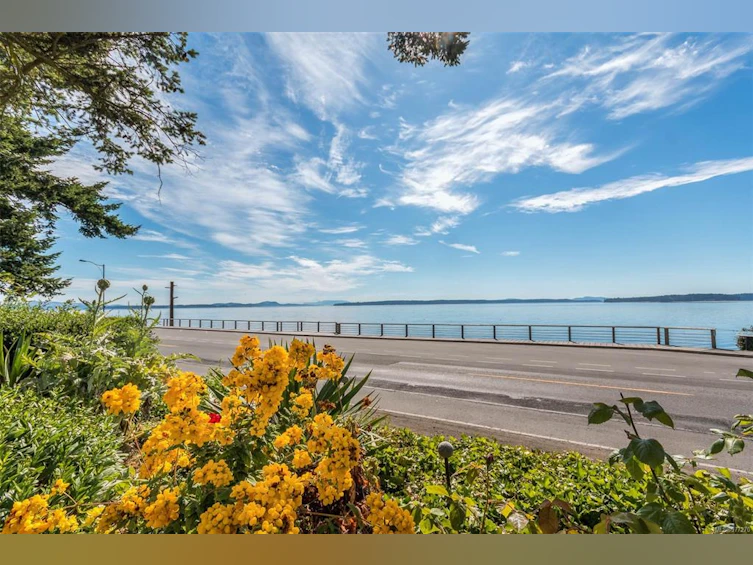 9386 Lochside Drive, Sidney, BC, V8L 5R5 - 31