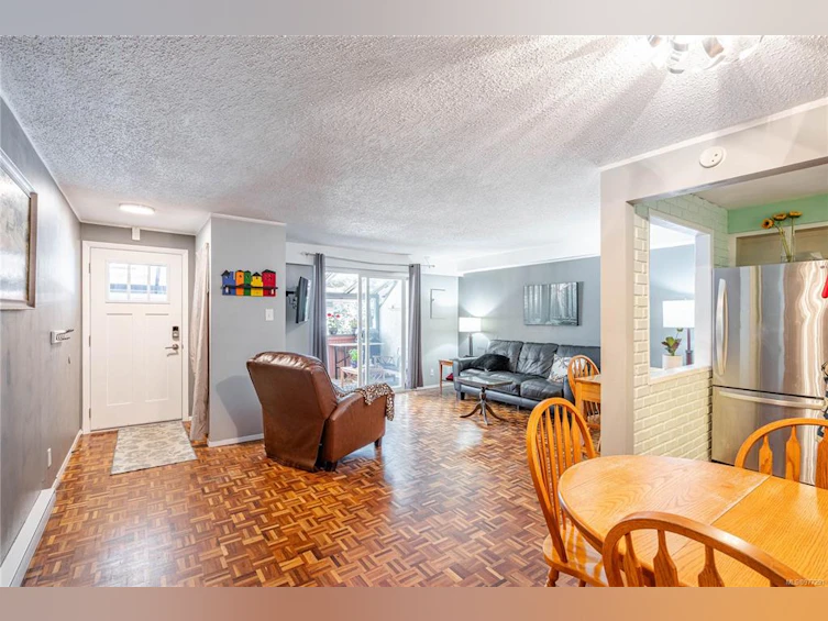 9-954 Queens Avenue, Victoria, BC, V8T 1M6 - 4