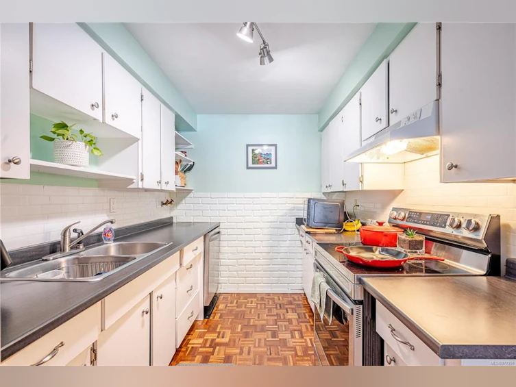9-954 Queens Avenue, Victoria, BC, V8T 1M6 - 14