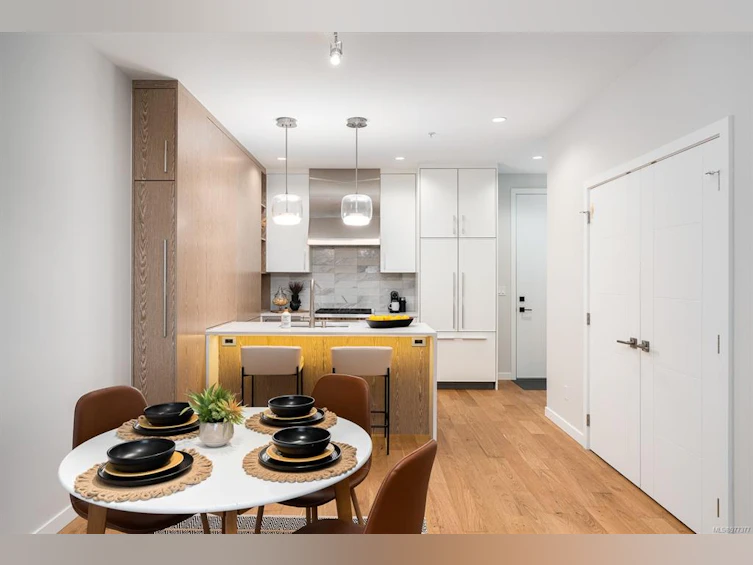101-1201 Fort Street, Victoria, BC, V8V 3L1 - 8
