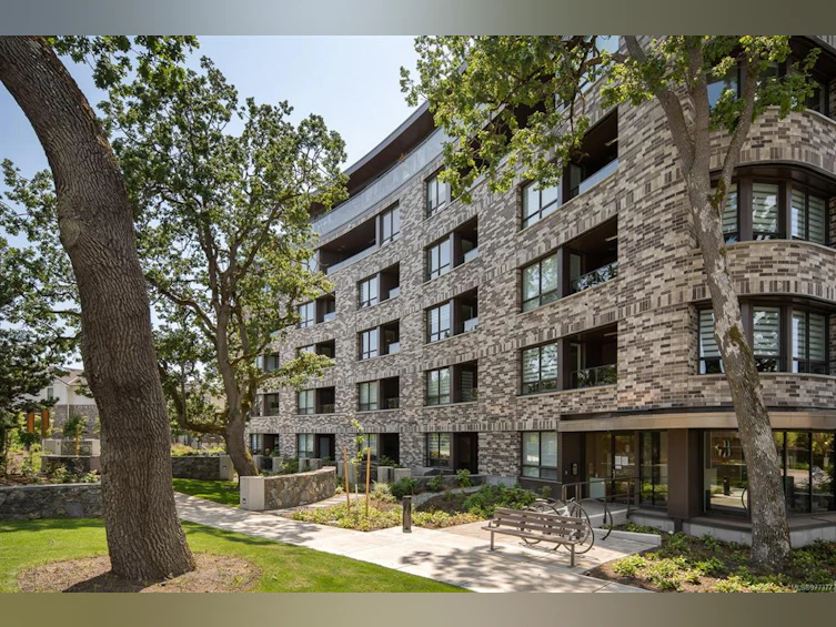 101-1201 Fort Street, Victoria, BC, V8V 3L1 - 30