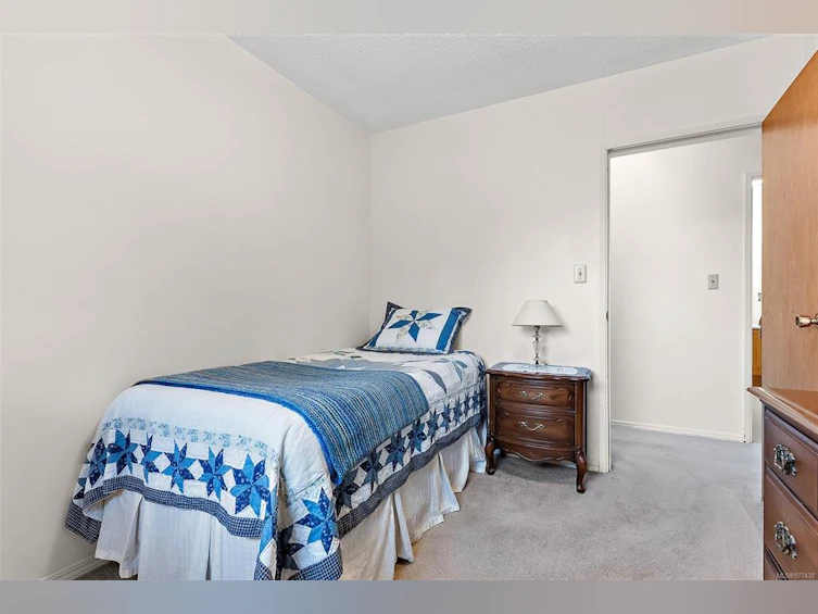 1108 Nicholson Street, Saanich, BC, V8X 3L6 - 13