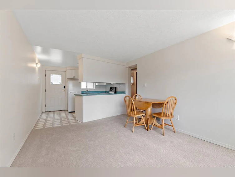 1108 Nicholson Street, Saanich, BC, V8X 3L6 - 25