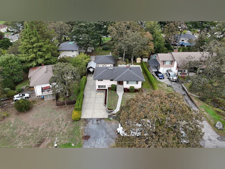1108 Nicholson Street, Saanich, BC, V8X 3L6 - 35