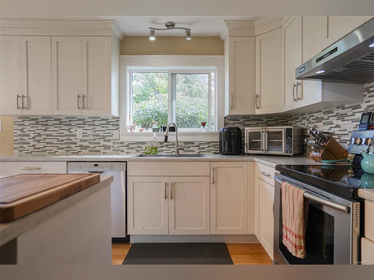 182 Cedar Street, Parksville, BC, V9P 1J3 - 9