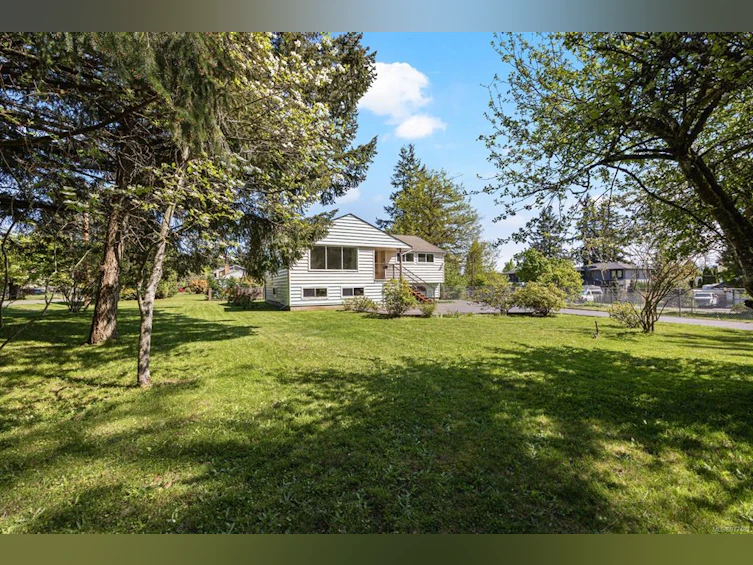 1623 Birch Avenue, Comox, BC, V9M 2N5 - 3