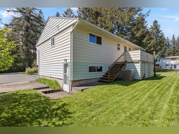 1623 Birch Avenue, Comox, BC, V9M 2N5 - 4