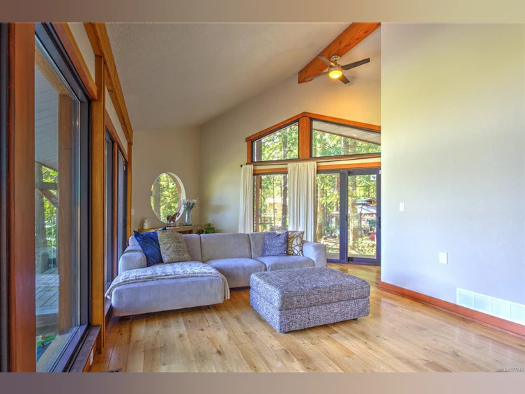8335 Sa Seen Os Road, Youbou, BC, V0R 3E1 - 8