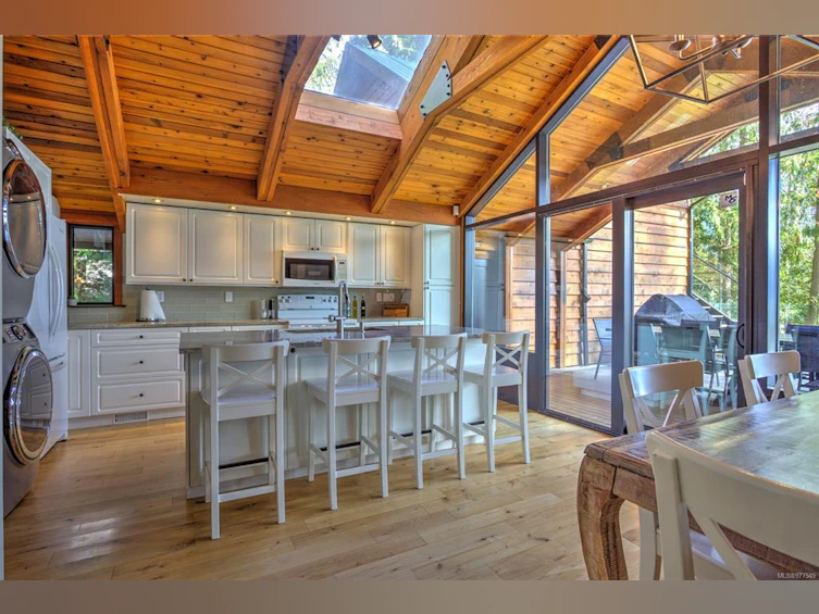 8335 Sa Seen Os Road, Youbou, BC, V0R 3E1 - 12