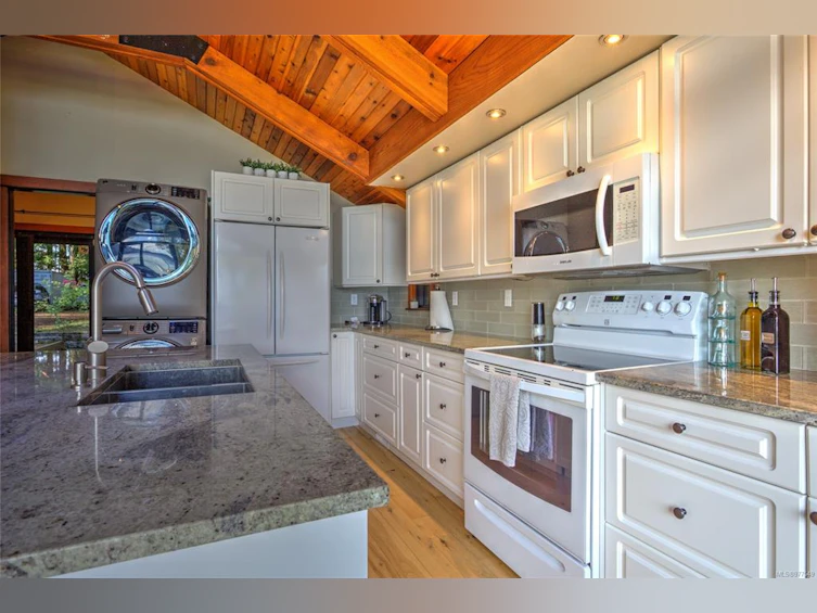 8335 Sa Seen Os Road, Youbou, BC, V0R 3E1 - 15