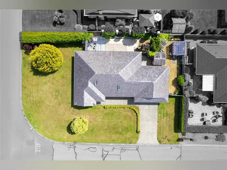 1100 Windsor Drive, Qualicum Beach, BC, V9K 2J4 - 39