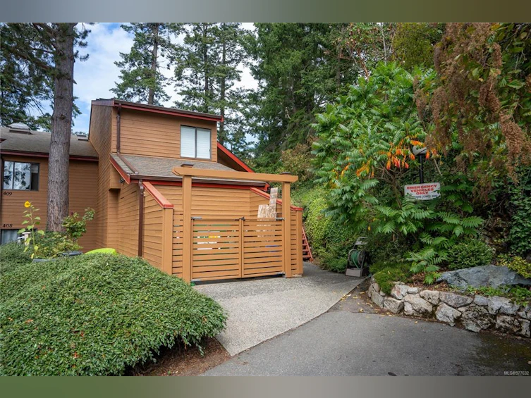 410-2341 Harbour Road, Sidney, BC, V8L 3X8 - 2