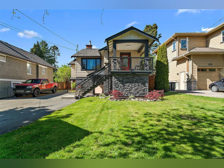 1232 Effingham Street, Esquimalt, BC, V9A 4Y2 - 2