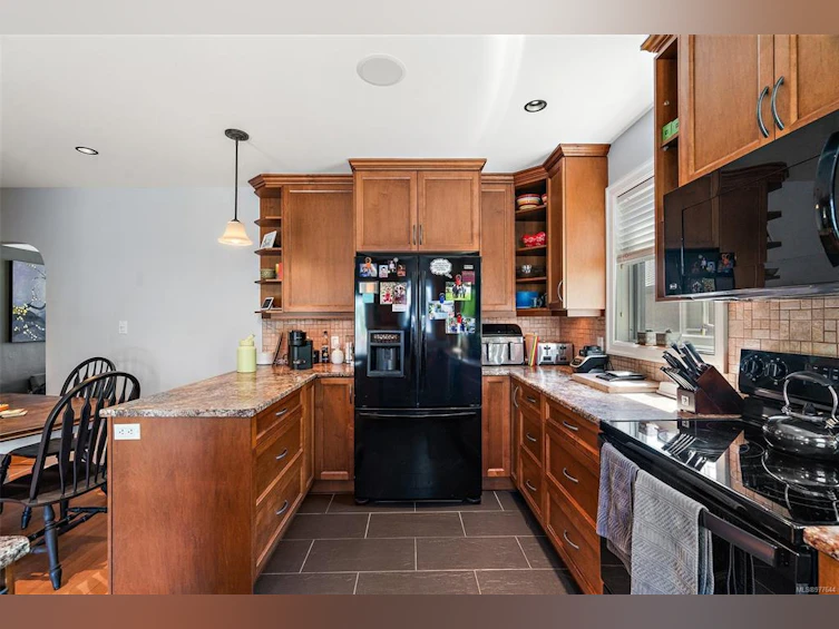 1232 Effingham Street, Esquimalt, BC, V9A 4Y2 - 8