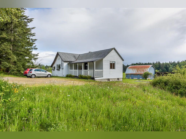 5941 N Island Highway, Courtenay, BC, V9J 1T6 - 2