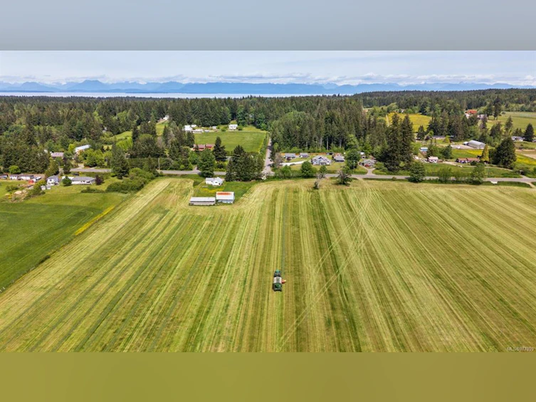5941 N Island Highway, Courtenay, BC, V9J 1T6 - 4