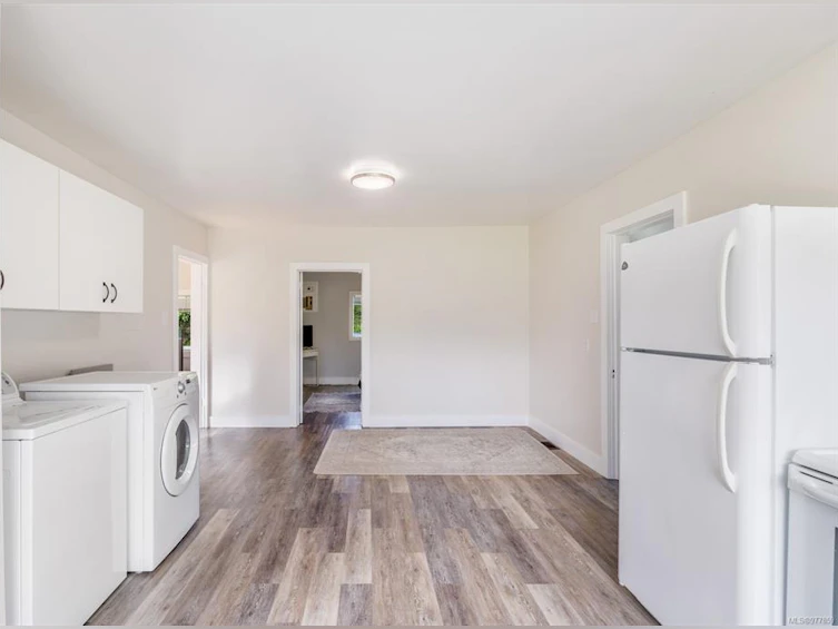 5941 N Island Highway, Courtenay, BC, V9J 1T6 - 12