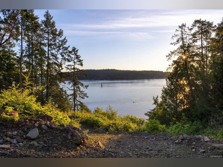 1677 Lands End Road, North Saanich, BC, V8L 5L5 - 5