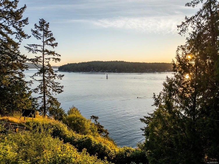 1677 Lands End Road, North Saanich, BC, V8L 5L5 - 12