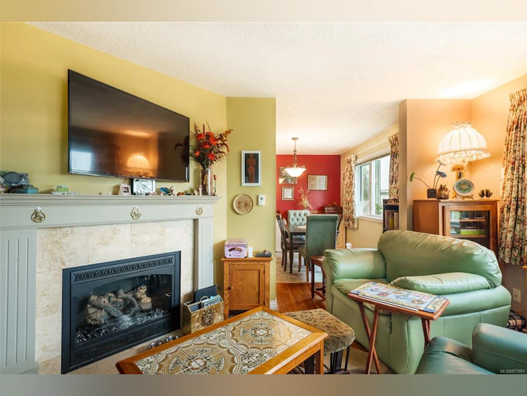 401-9975 Fifth Street, Sidney, BC, V8L 2X6 - 4