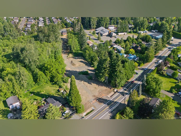 1927 Cumberland Road, Courtenay, BC - 4