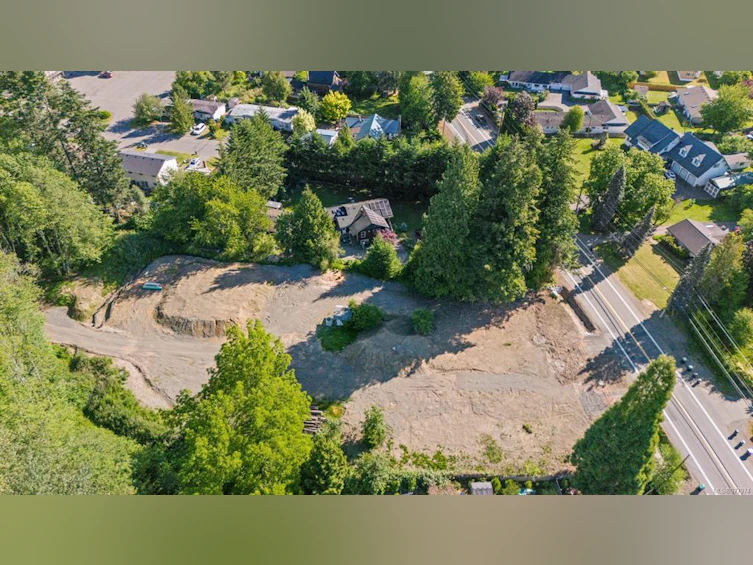 1917 Cumberland Road, Courtenay, BC - 7