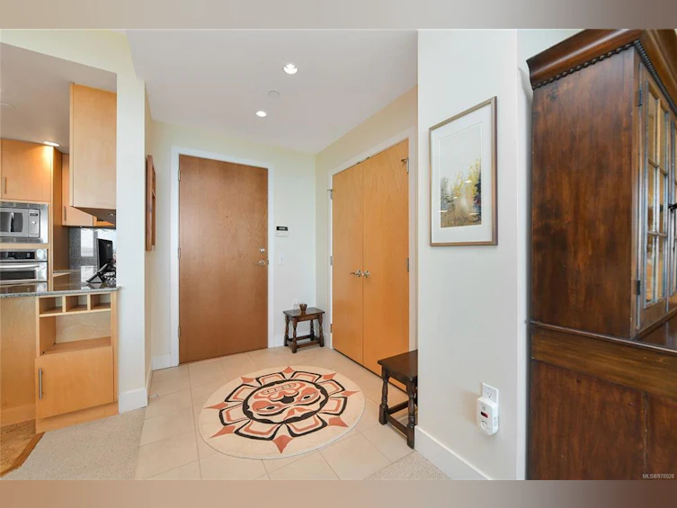 502-748 Sayward Hill Terrace, Saanich, BC, V8Y 3K1 - 5